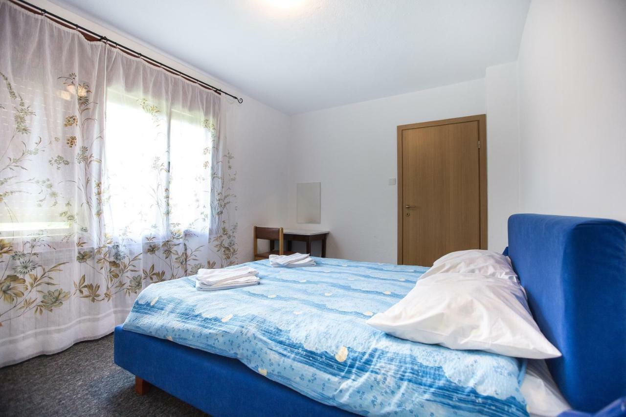 Asgard Guesthouse โยซิปโดล ภายนอก รูปภาพ