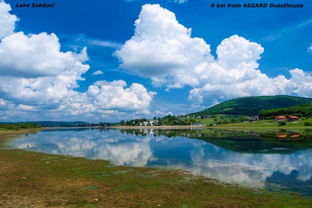 Asgard Guesthouse โยซิปโดล ภายนอก รูปภาพ